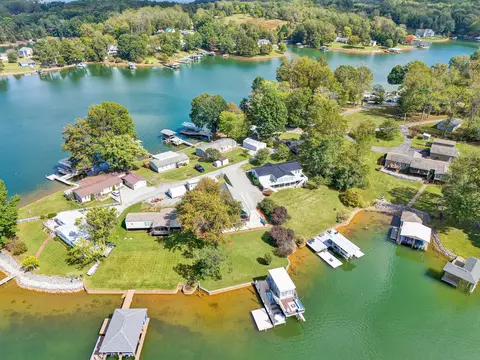 View/Area - 337 Emerald Pt, Penhook, VA 24137 photo 10 of 11