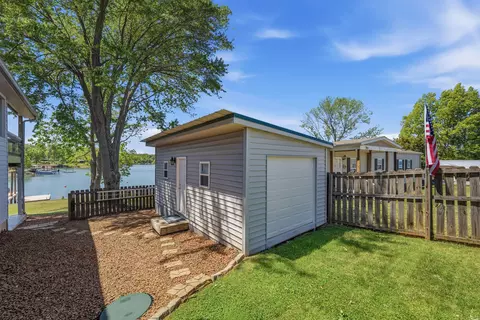 Exterior - 337 Emerald Pt, Penhook, VA 24137 photo 14 of 15