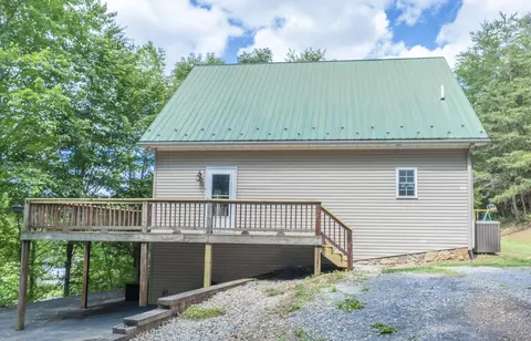 141 Chenault St, Buchanan, VA 24066 photo 36