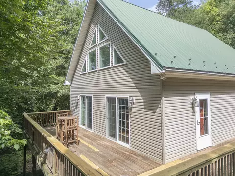 141 Chenault St, Buchanan, VA 24066 photo 2