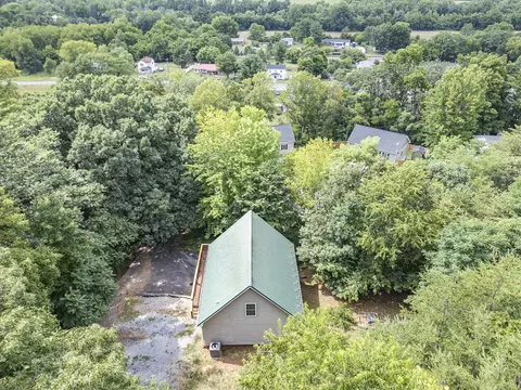 141 Chenault St, Buchanan, VA 24066 photo 38