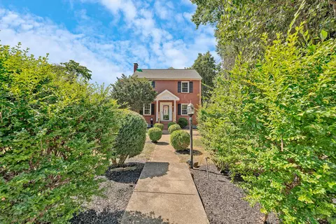 2610 Vancouver Dr NW, Roanoke, VA 24012