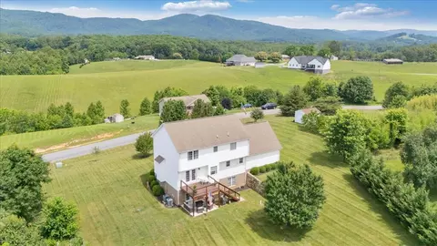 View/Area - 1138 Fallview Dr, Vinton, VA 24179 photo 7 of 9
