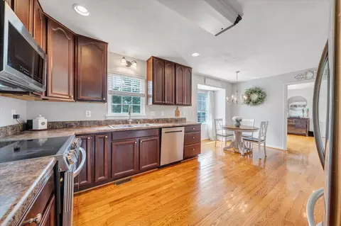 Kitchen - 1138 Fallview Dr, Vinton, VA 24179 photo 5 of 5