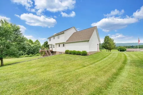 Exterior - 1138 Fallview Dr, Vinton, VA 24179 photo 7 of 10