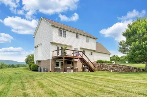 Exterior - 1138 Fallview Dr, Vinton, VA 24179 photo 8 of 10