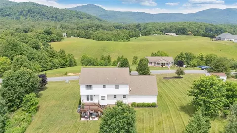 View/Area - 1138 Fallview Dr, Vinton, VA 24179 photo 6 of 9