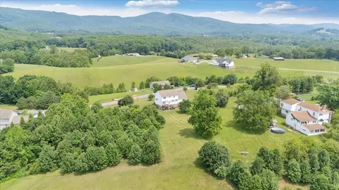View/Area - 1138 Fallview Dr, Vinton, VA 24179 photo 9 of 9