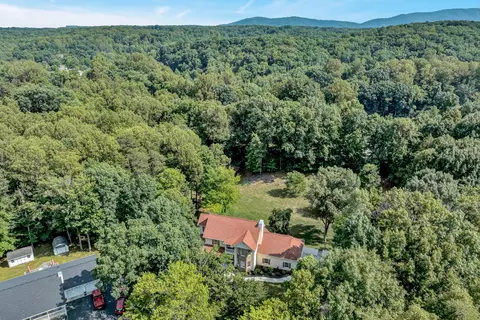 View/Area - 419 Willowood Dr, Vinton, VA 24179 photo 2 of 8
