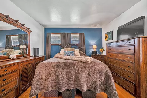 Bedroom - 313 E Madison Ave, Vinton, VA 24179 photo 2 of 2