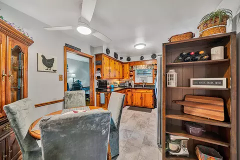 Dining - 313 E Madison Ave, Vinton, VA 24179 photo 1 of 1