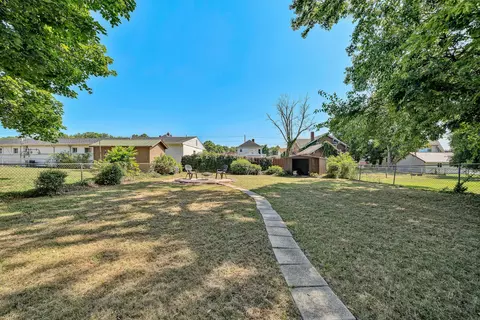 Exterior - 313 E Madison Ave, Vinton, VA 24179 photo 5 of 8