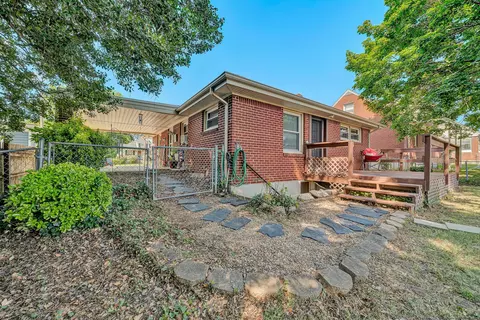 Exterior - 313 E Madison Ave, Vinton, VA 24179 photo 3 of 8