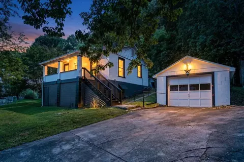4331 Yellow Mountain Rd, Roanoke, VA 24014