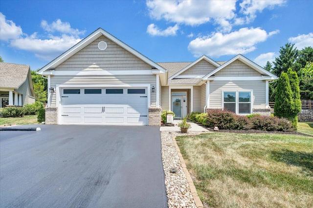 2735 Cottage Rose Ln, Roanoke, VA 24012