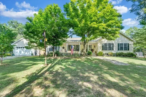 109 Blueberry Hl, Clifton Forge, VA 24422