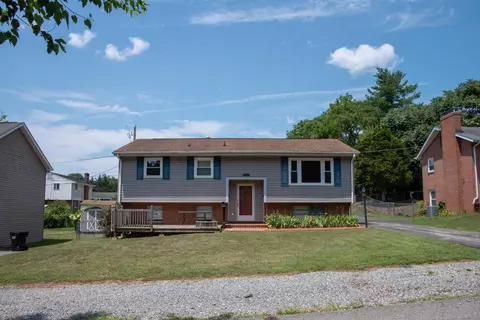6038 Thornrose Rd, Roanoke, VA 24012