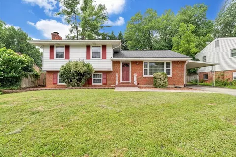 4537 Hammond Ln, Roanoke, VA 24018