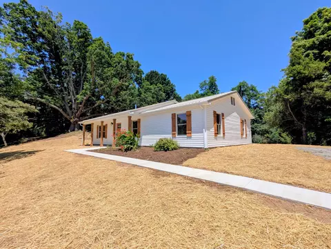 8926 Valley Dr SE, Copper Hill, VA 24079