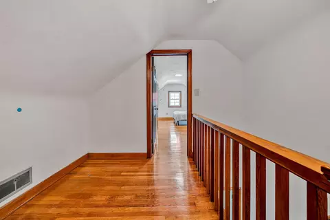 Entry Way - 2425 Edinburgh Dr NW, Roanoke, VA 24012 photo 2 of 3