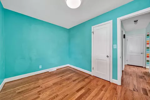 Bedroom - 2425 Edinburgh Dr NW, Roanoke, VA 24012 photo 2 of 7