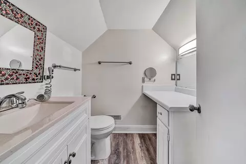 Bath - 2425 Edinburgh Dr NW, Roanoke, VA 24012 photo 3 of 3