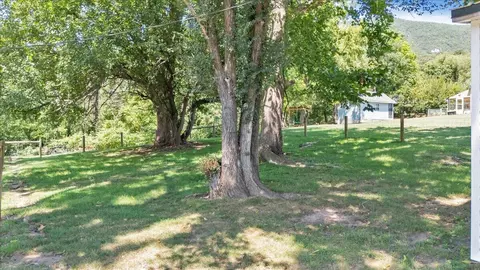 Exterior - 197 Bridge St N, Buchanan, VA 24066 photo 7 of 10