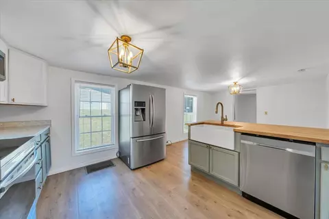 Kitchen - 197 Bridge St N, Buchanan, VA 24066 photo 4 of 4
