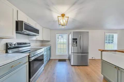 Kitchen - 197 Bridge St N, Buchanan, VA 24066 photo 2 of 4