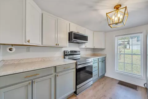 Kitchen - 197 Bridge St N, Buchanan, VA 24066 photo 3 of 4