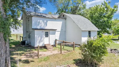 Exterior - 197 Bridge St N, Buchanan, VA 24066 photo 6 of 10