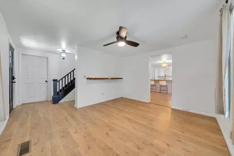 Living - 197 Bridge St N, Buchanan, VA 24066 photo 1 of 4