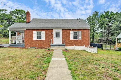 2604 Vancouver Dr NW, Roanoke, VA 24012