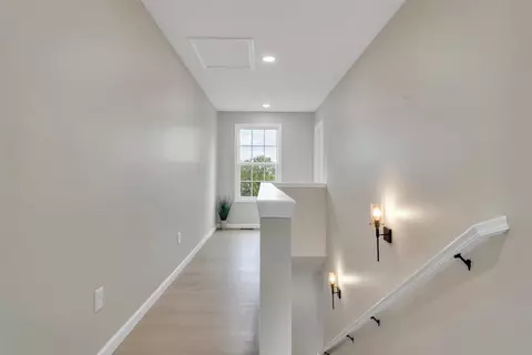 Entry Way - 824 Commander Dr, Roanoke, VA 24012 photo 8 of 8
