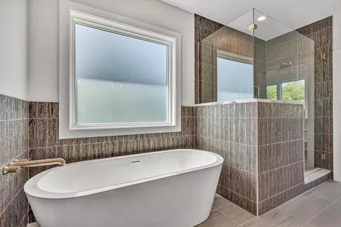 Bath - 197 Mountain Shore Dr, Penhook, VA 24137 photo 4 of 6
