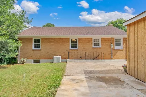 Exterior - 3308 Frontier Rd NW, Roanoke, VA 24012 photo 4 of 7