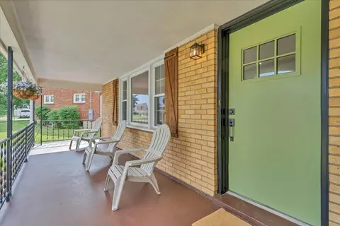 Exterior - 3308 Frontier Rd NW, Roanoke, VA 24012 photo 2 of 7