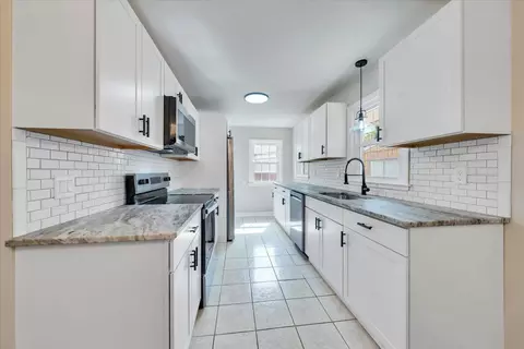 Kitchen - 3308 Frontier Rd NW, Roanoke, VA 24012 photo 1 of 1
