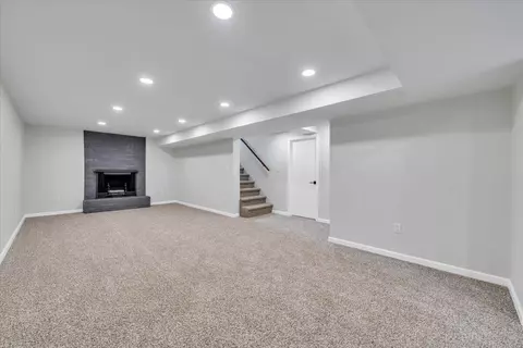 Living - 3308 Frontier Rd NW, Roanoke, VA 24012 photo 7 of 7
