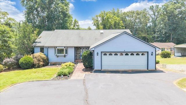 110 Club House Dr, Moneta, VA 24121