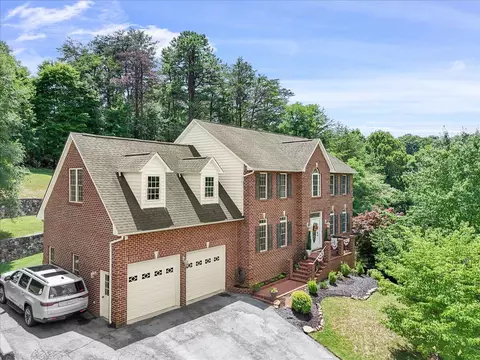5306 Dresden Cir, Roanoke, VA 24012