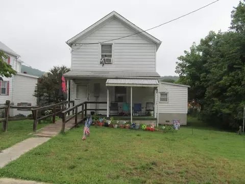 307 Market Ave, Iron Gate, VA 24448