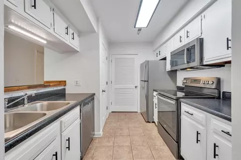 Kitchen - 7121 Pine Ct, Roanoke, VA 24018 photo 1 of 4