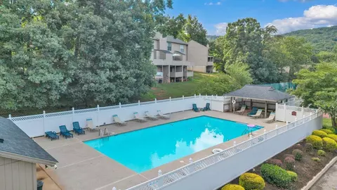 Exterior - 7121 Pine Ct, Roanoke, VA 24018 photo 7 of 7