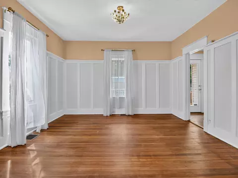Living - 653 Murray Ave SE, Roanoke, VA 24013 photo 5 of 7