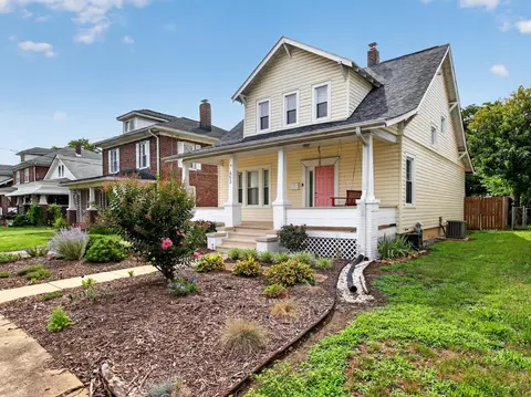 Exterior - 653 Murray Ave SE, Roanoke, VA 24013 photo 3 of 10