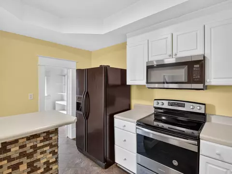 Kitchen - 653 Murray Ave SE, Roanoke, VA 24013 photo 3 of 3