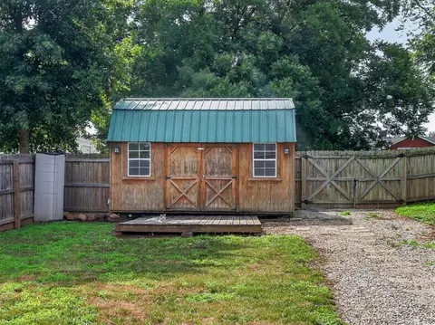Exterior - 653 Murray Ave SE, Roanoke, VA 24013 photo 9 of 10
