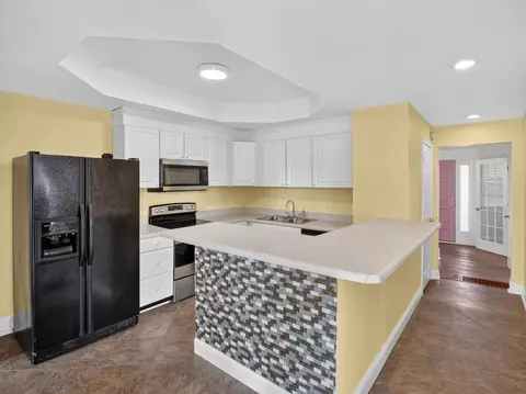 Kitchen - 653 Murray Ave SE, Roanoke, VA 24013 photo 1 of 3