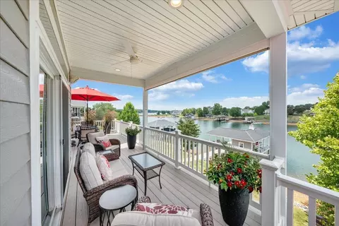 Exterior - 290 Sunset Pointe Dr, Moneta, VA 24121 photo 4 of 14